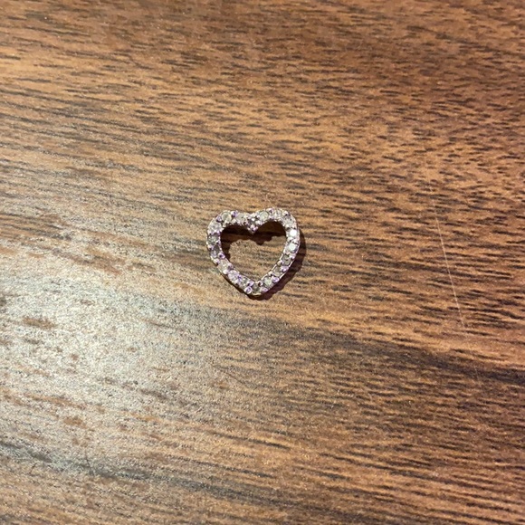 Sterling silver heart and diamond pendant. - Picture 5 of 5